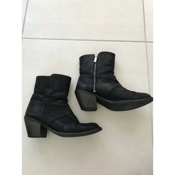 D. Co Copenhagen Leather Side Zip Ankle Boots Black - Picture 5 of 11